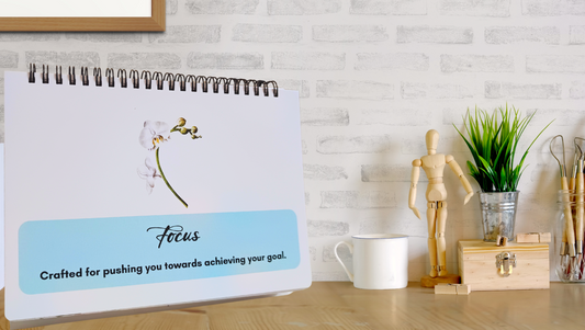 FOCUS - Daily Affirmation Flip Book for 4 Weeks - Crafted for pushing you towards achieving your goal - A5 Size - Wiro Binding